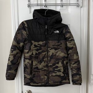 The North Face Kids Camo Puffer Jacket - Black and Brown - reversible